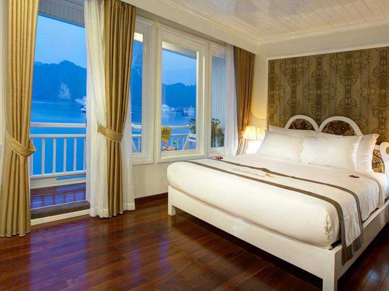 signature-royal-cruise-rooms-8