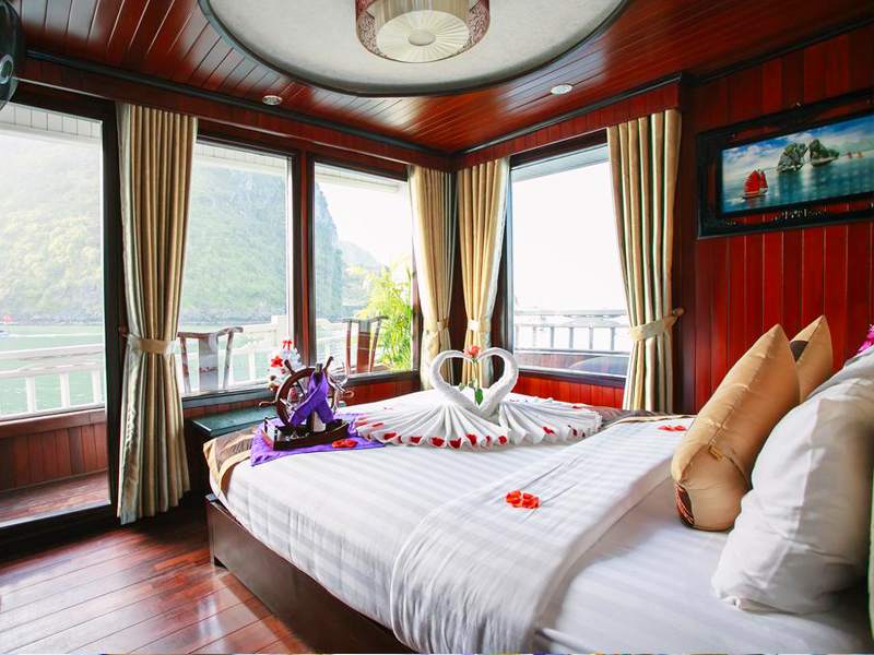 Viola Cruise - Honeymoon Suite Cabin