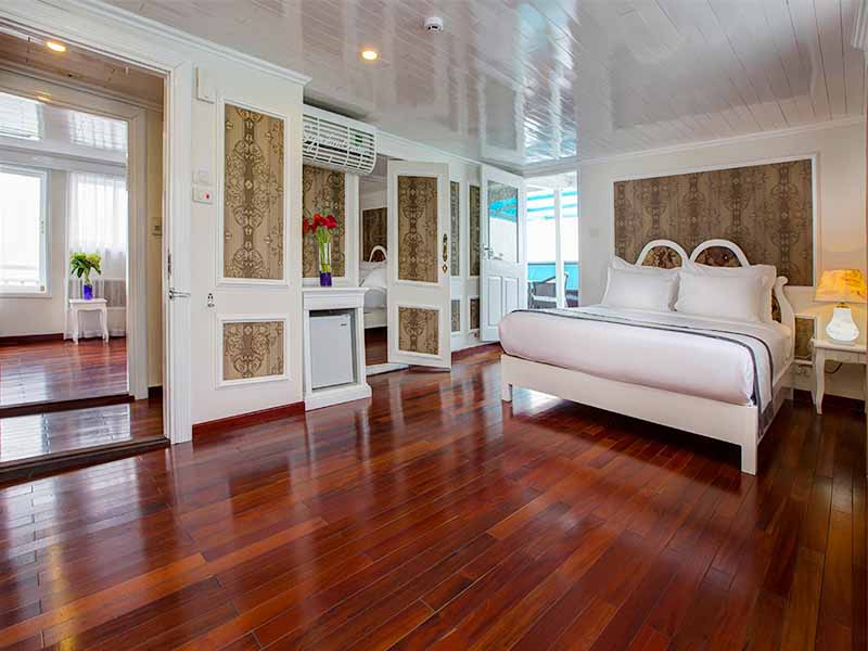 Signature Royal Cruise - Elite Family Suite Cabin