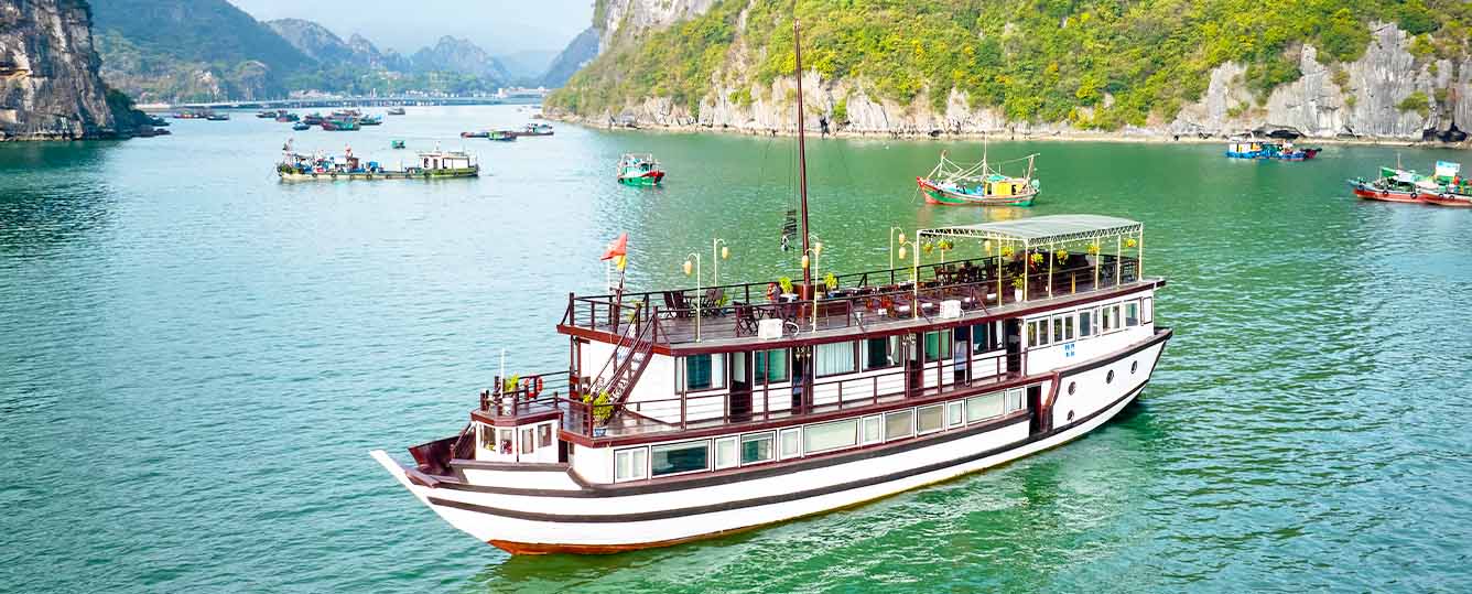 Bai Tu Long Bay Tour 3 Days 2 Nights on Garden Bay Deluxe Cruise