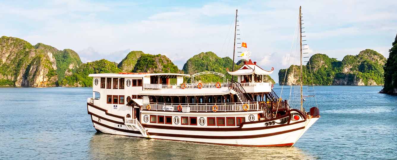 Bai Tu Long Bay Tour 3 Days 2 Nights on Renea Deluxe Cruise